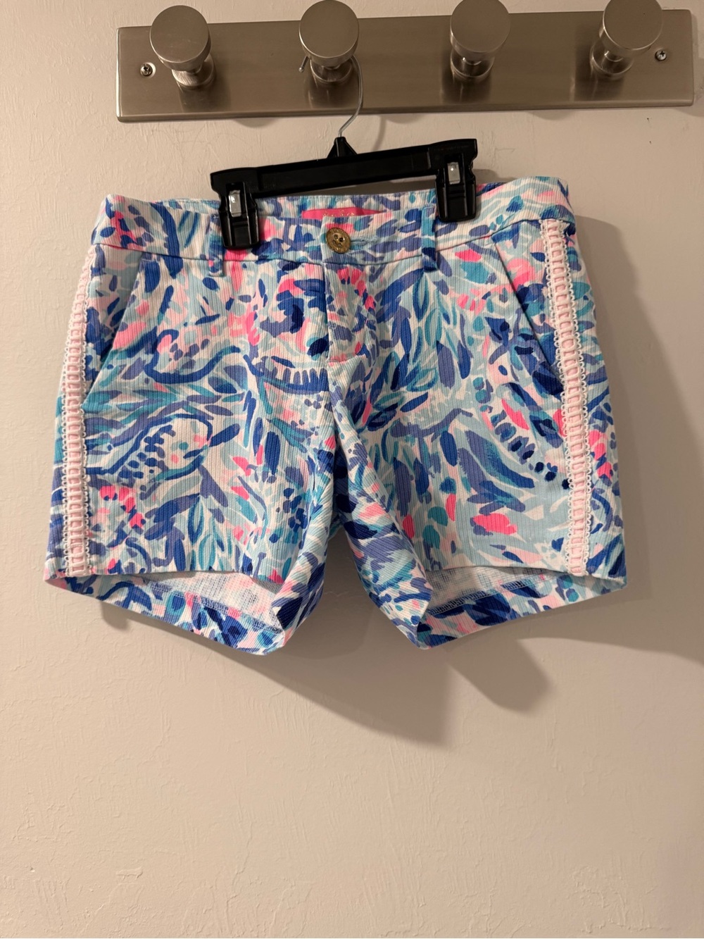 Lilly Pulitzer 🌴 Blue Multi Floral Print Stretch Shorts